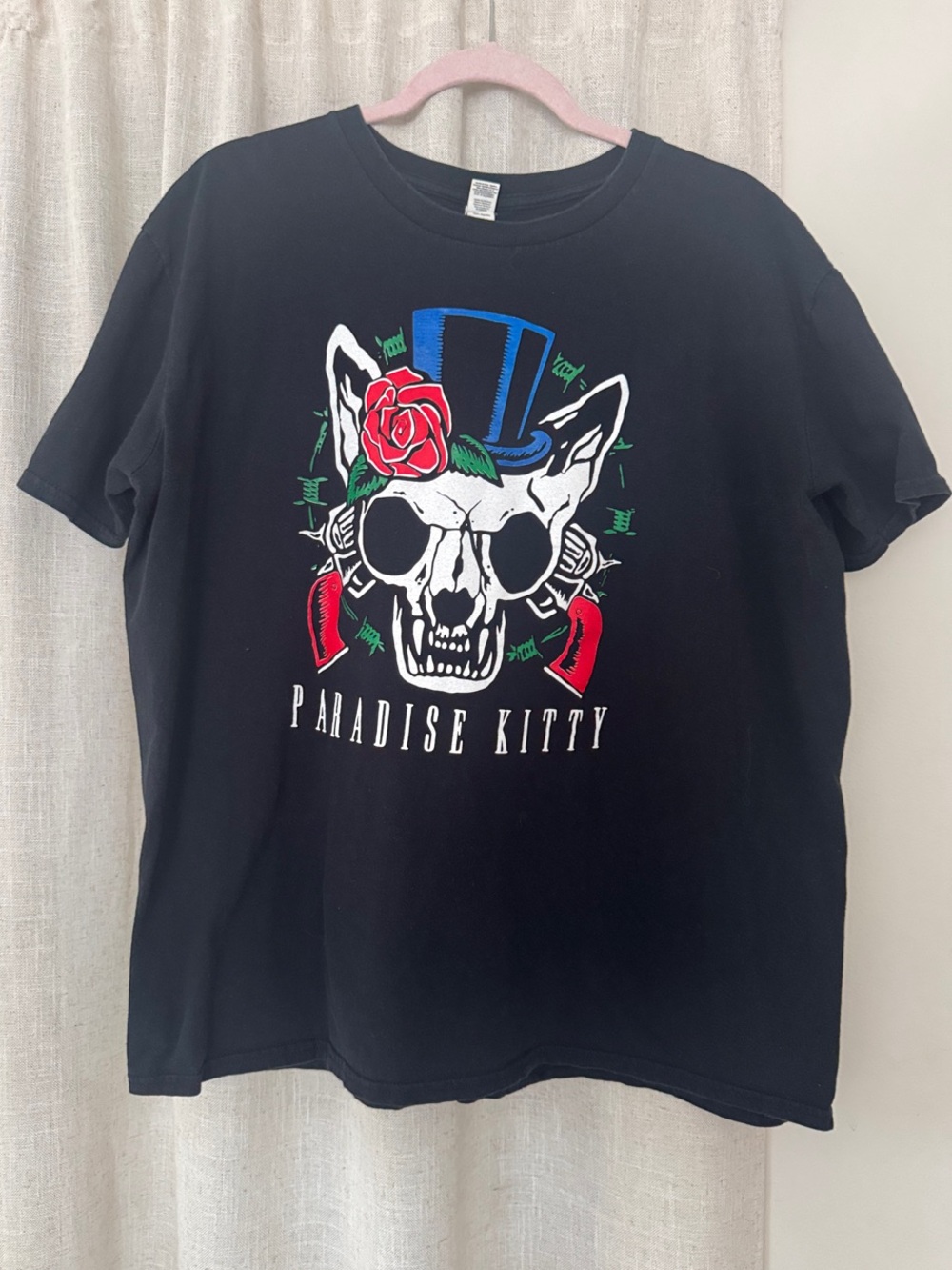 Paradise Kitty Graphic T-shirt, Size XL, Lightweight 100% Cotton.